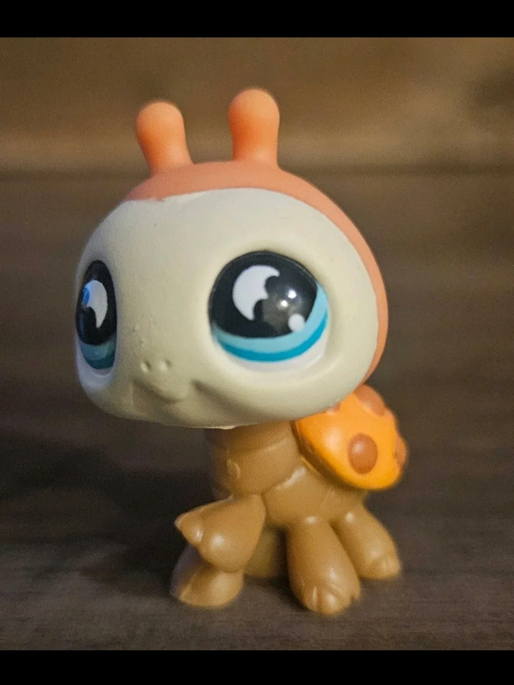 Littlest Pet Shop Purple Play Stage with Beige, Yellow & Peach Pets